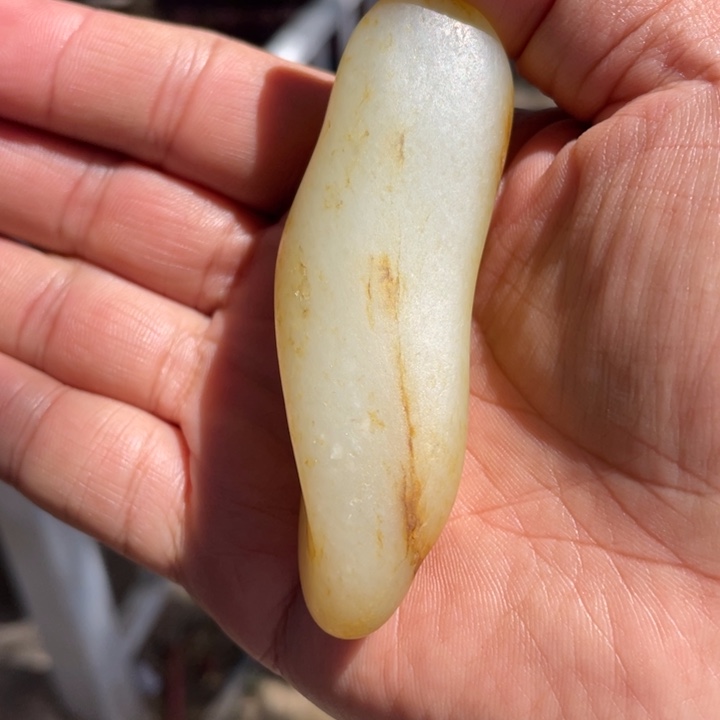 颈饰未镶嵌和田玉（糖玉）