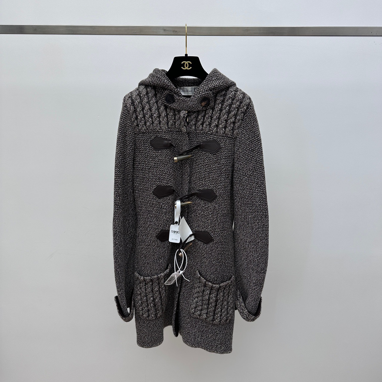 99新 DIOR/迪奥 羊角扣针织大衣 38码 01745