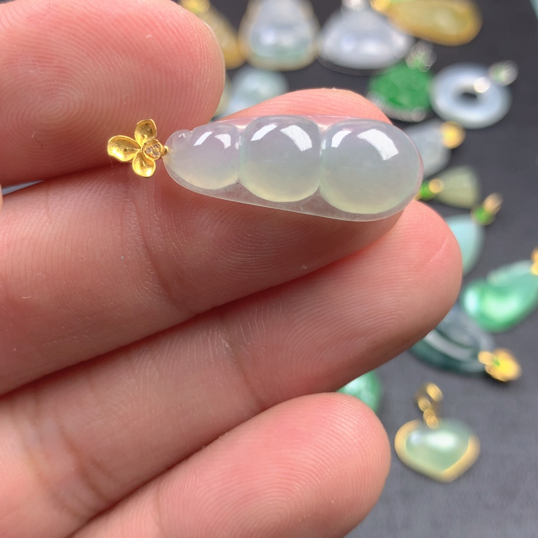 【闪购商品】颈饰18K金镶嵌翡翠翡翠