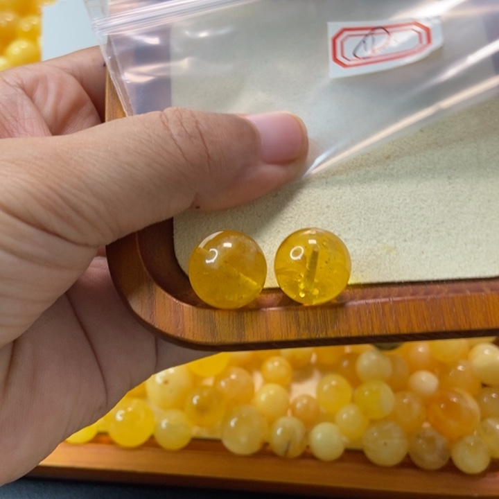 琥珀未镶嵌珠宝奇石