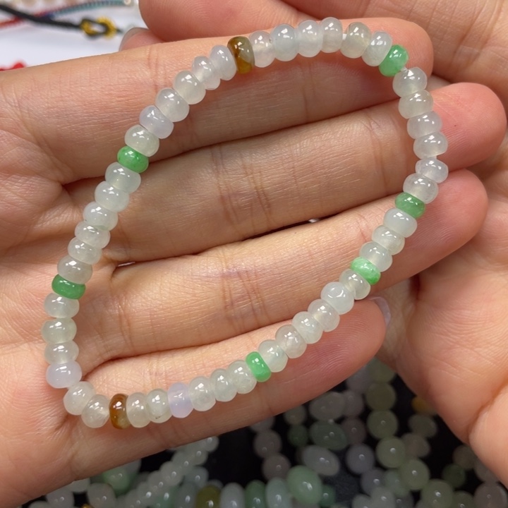 哆***吖翡翠未镶嵌手串799999009