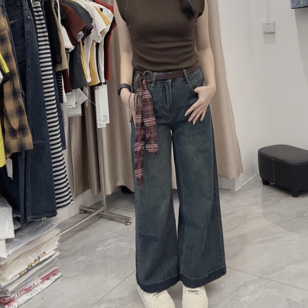 新款女式高腰显瘦遮肉牛仔直筒裤裤