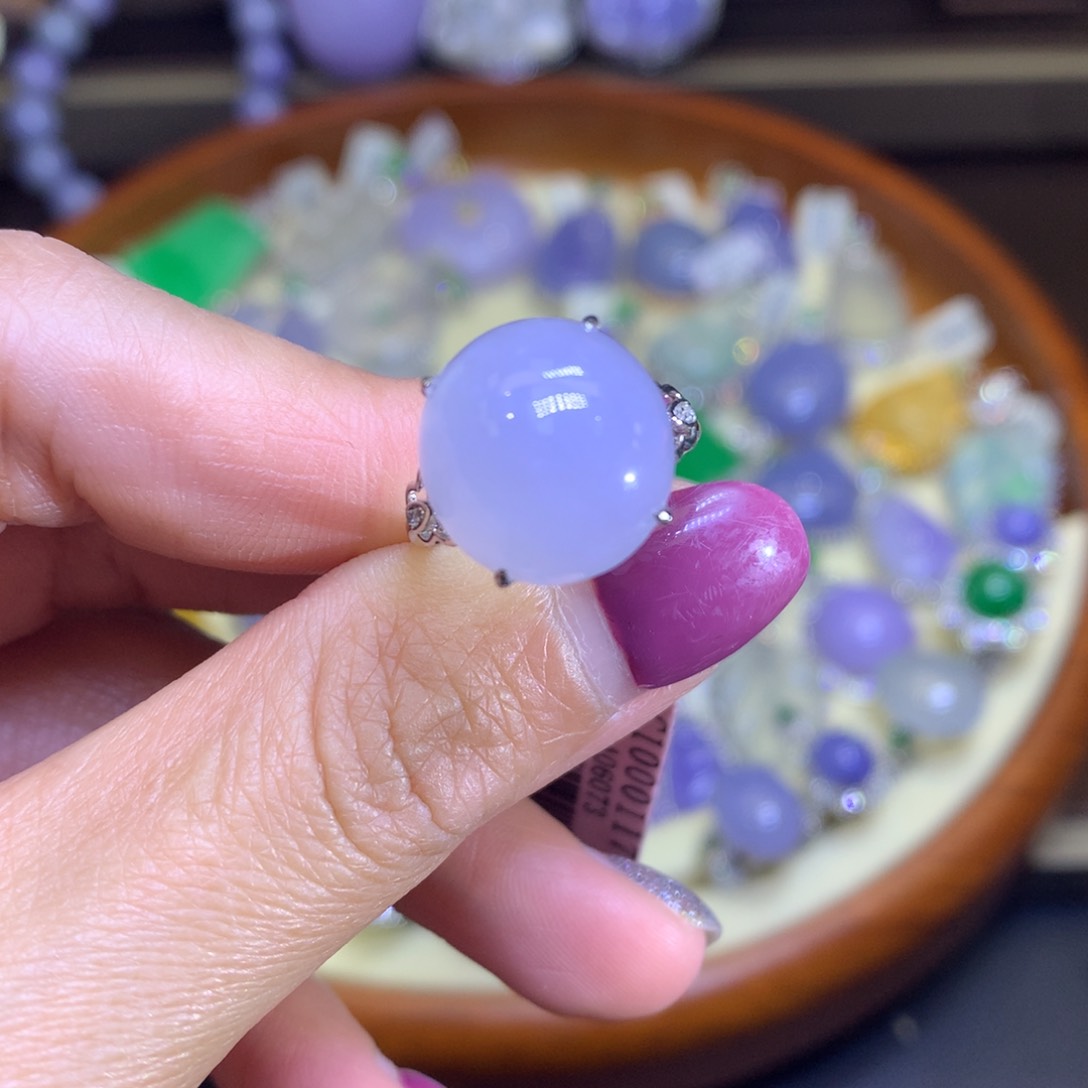 翡翠戒指18K金镶嵌翡翠