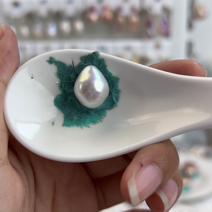 淡水珍珠吊坠(赠链)未镶嵌