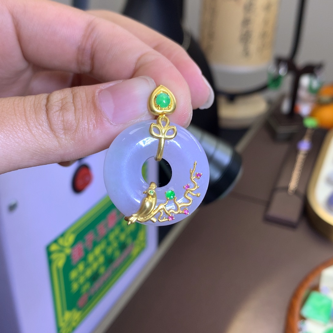 翡翠颈饰18K金镶嵌翡翠