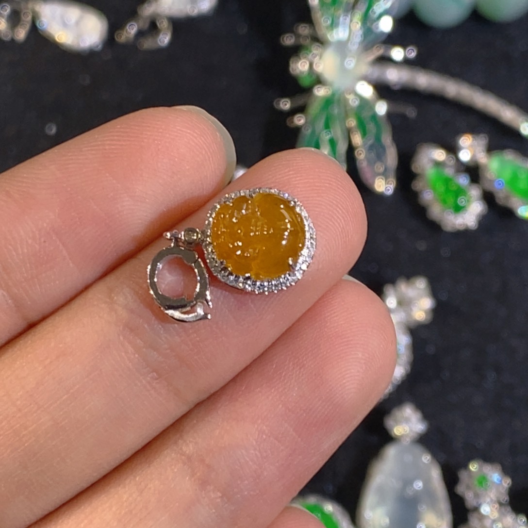 翡翠18K金镶嵌颈饰天然缅甸A货翡翠