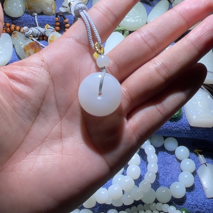 和田玉颈饰未镶嵌