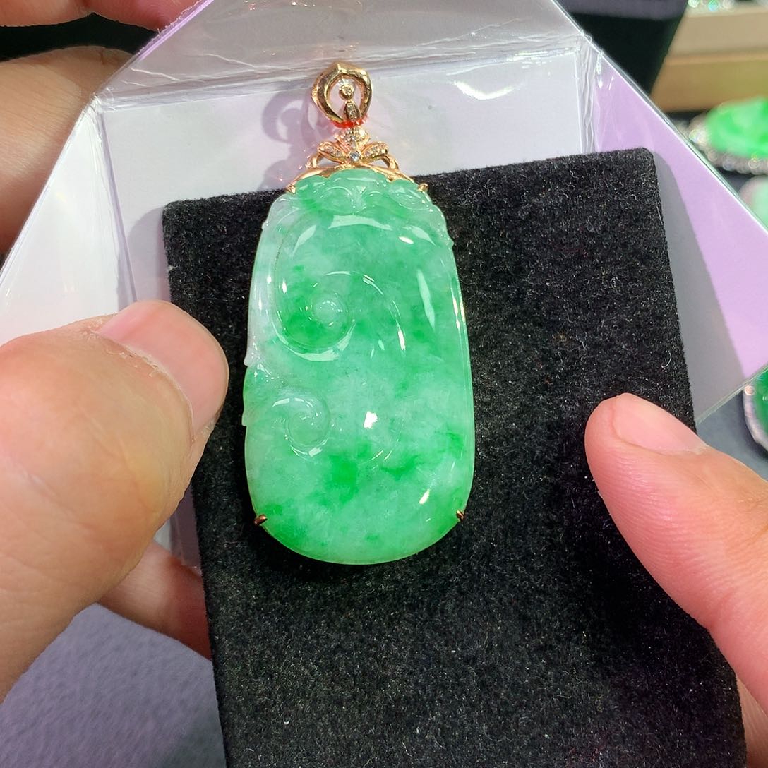 翡翠吊坠(赠链)18K金镶嵌橘***