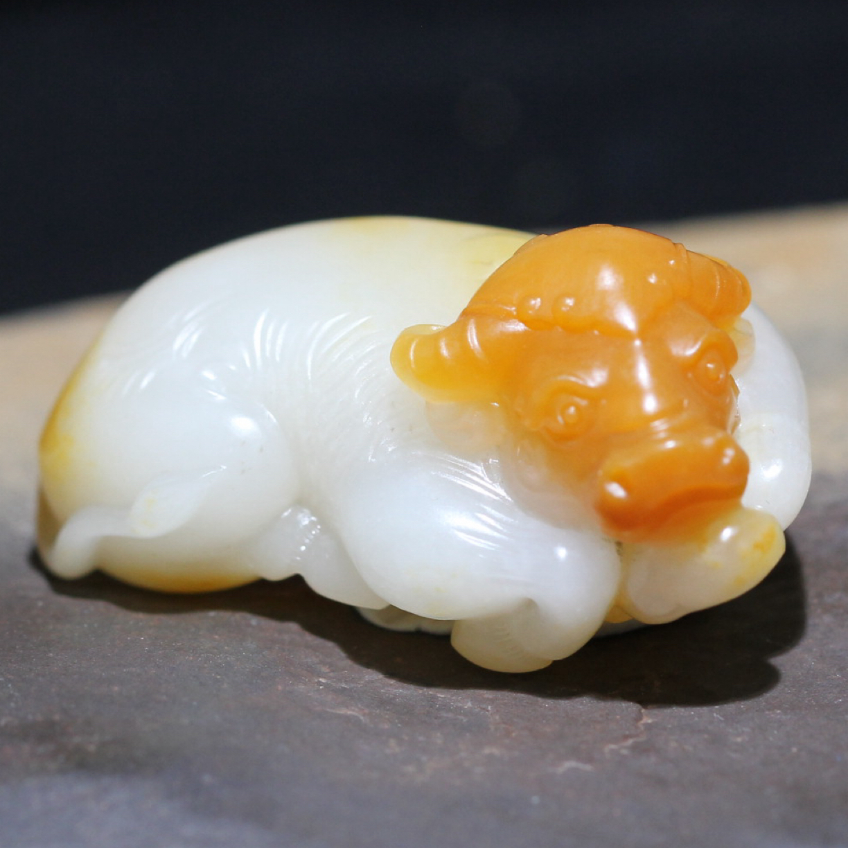 新疆籽料黄沁生肖牛把件吊坠