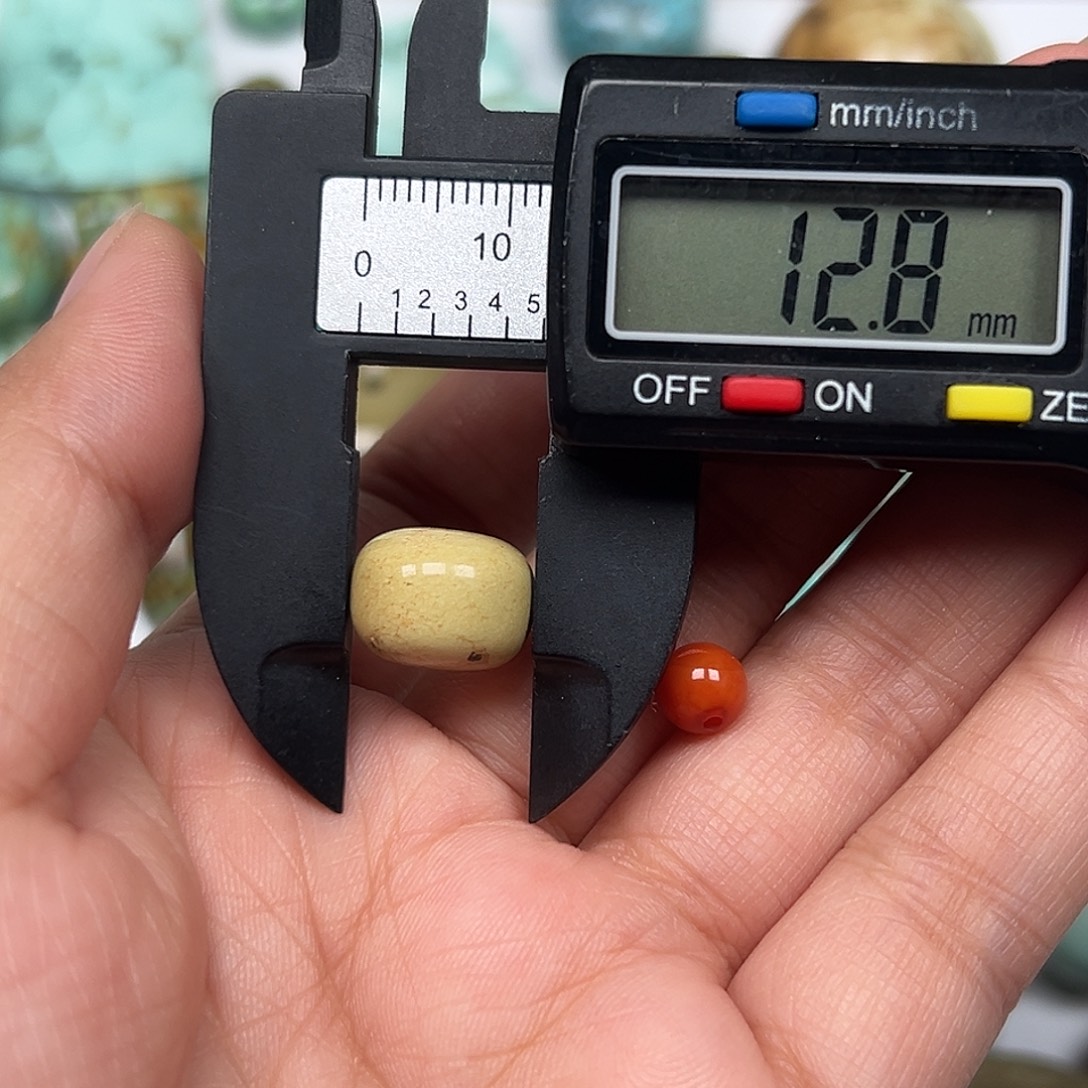 南红玛瑙未镶嵌珠宝奇石