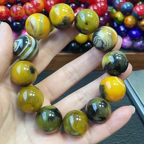 玛瑙未镶嵌手饰牛黄20
