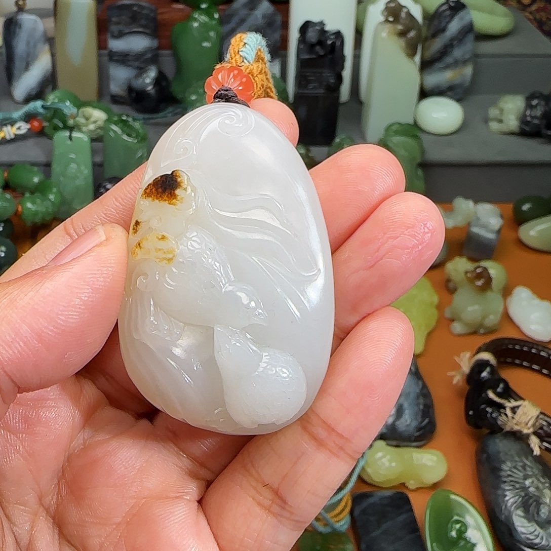 和田玉颈饰未镶嵌心*