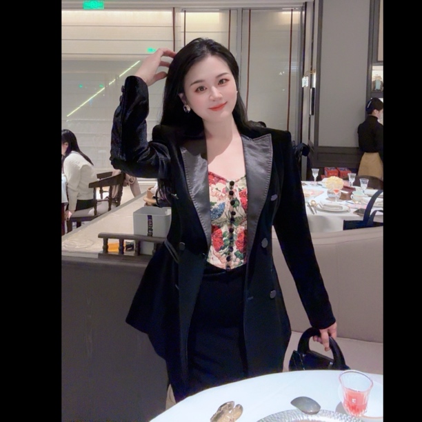 魅鹊 189 轻奢高定版正肩干练气质修身丝绒西装外套