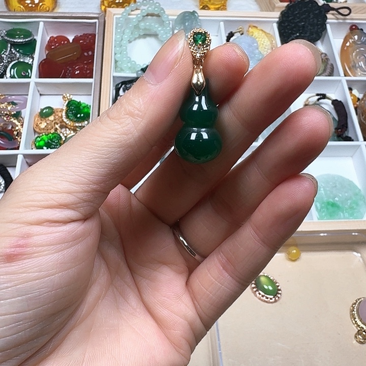 玛瑙/玉髓颈饰合金葫芦吊坠