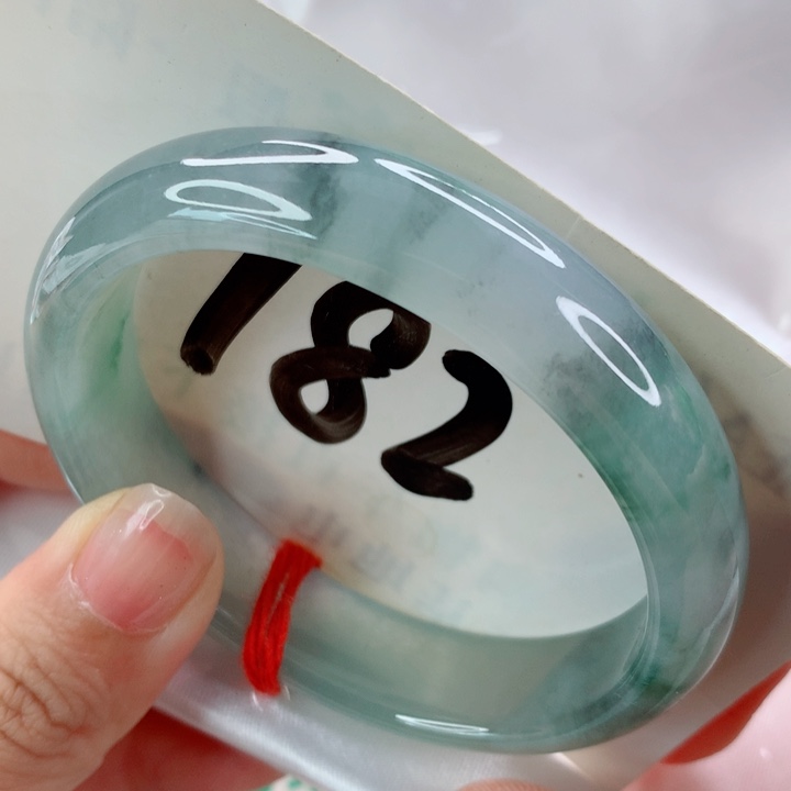 翡翠手镯（贵妃镯）未镶嵌特色镯