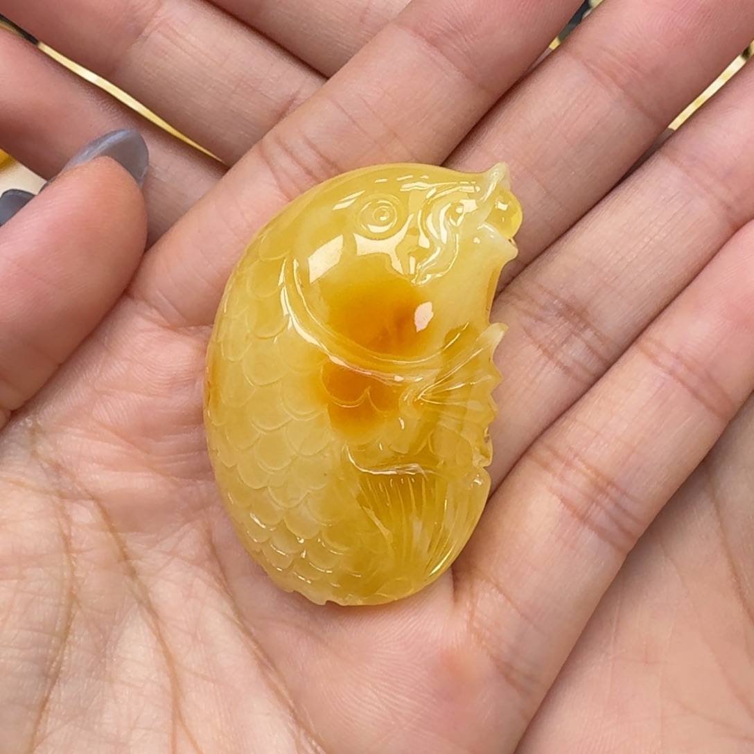 琥珀未镶嵌珠宝奇石吊坠
