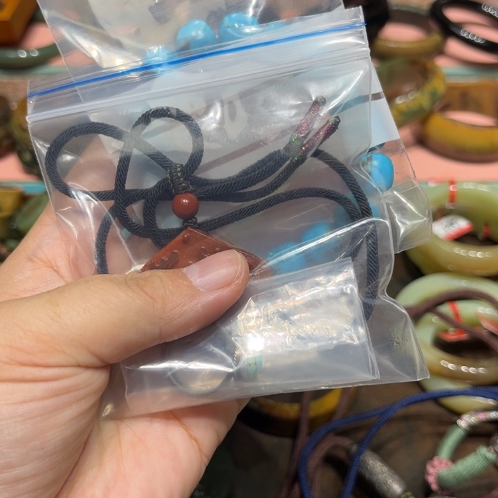 爆****岫岩老玉（透闪石质玉）未镶嵌手镯