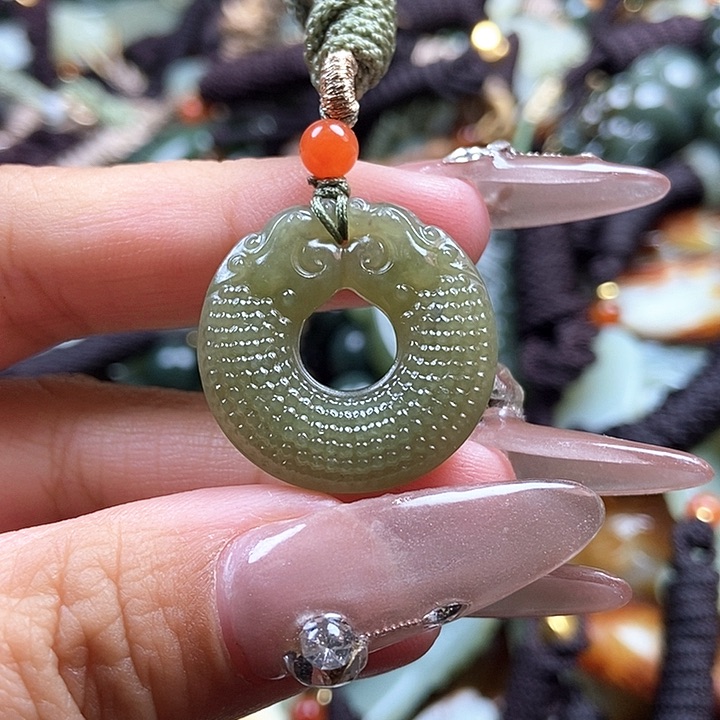 和田玉颈饰未镶嵌