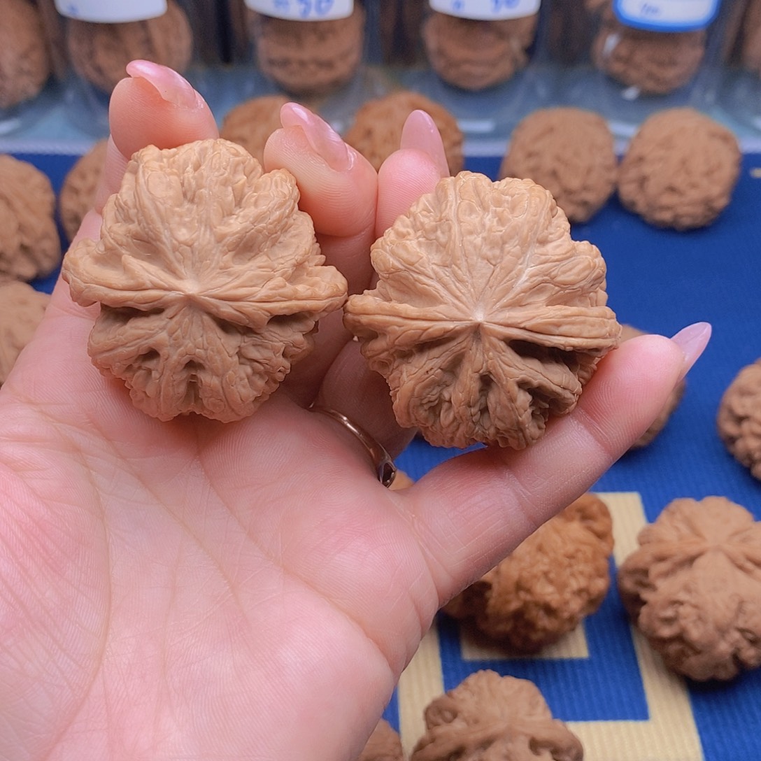 文玩核桃把件粗筋42