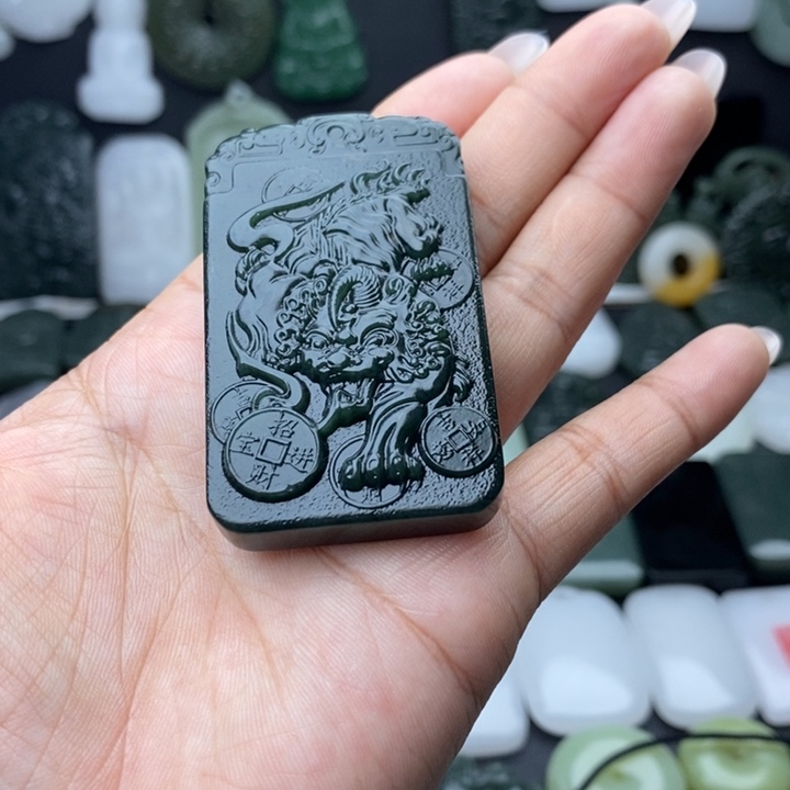 啊***雄和田玉未镶嵌颈饰