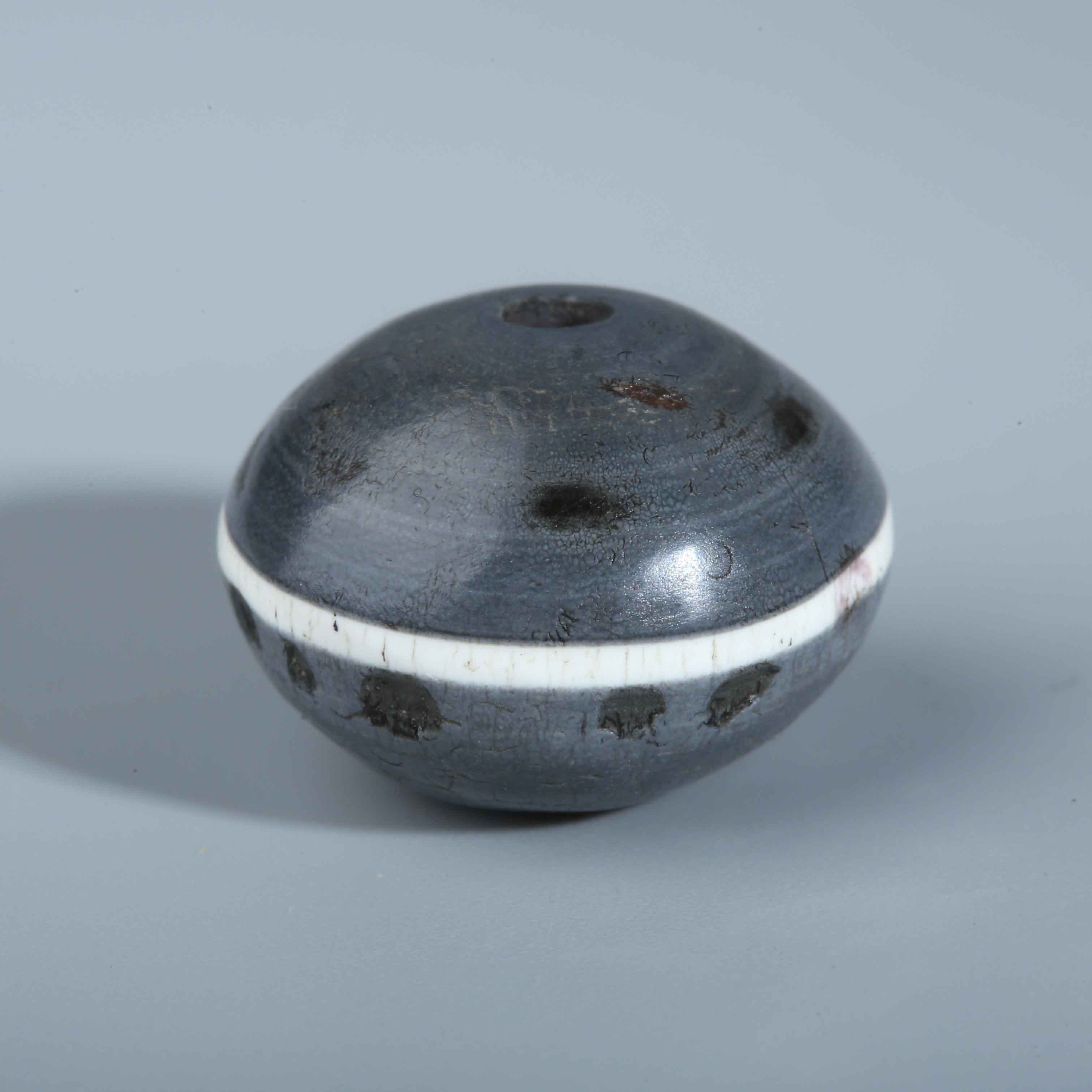 H12-011 藏系地埋一线缠丝玛瑙药师珠 15.9*11.6mm