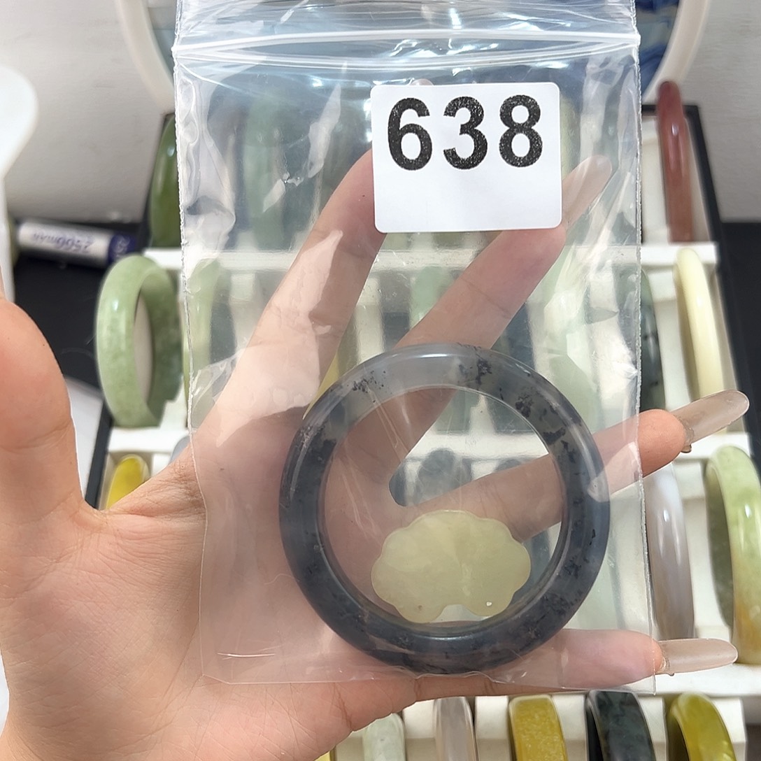 氺***蓙未镶嵌蛇纹石玉颈饰