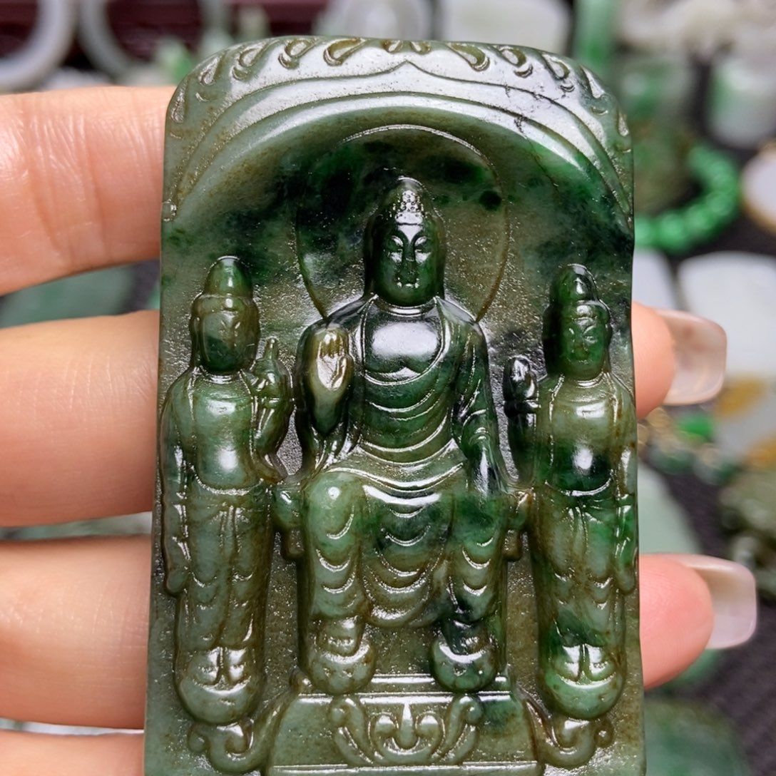 翡翠未镶嵌挂件清