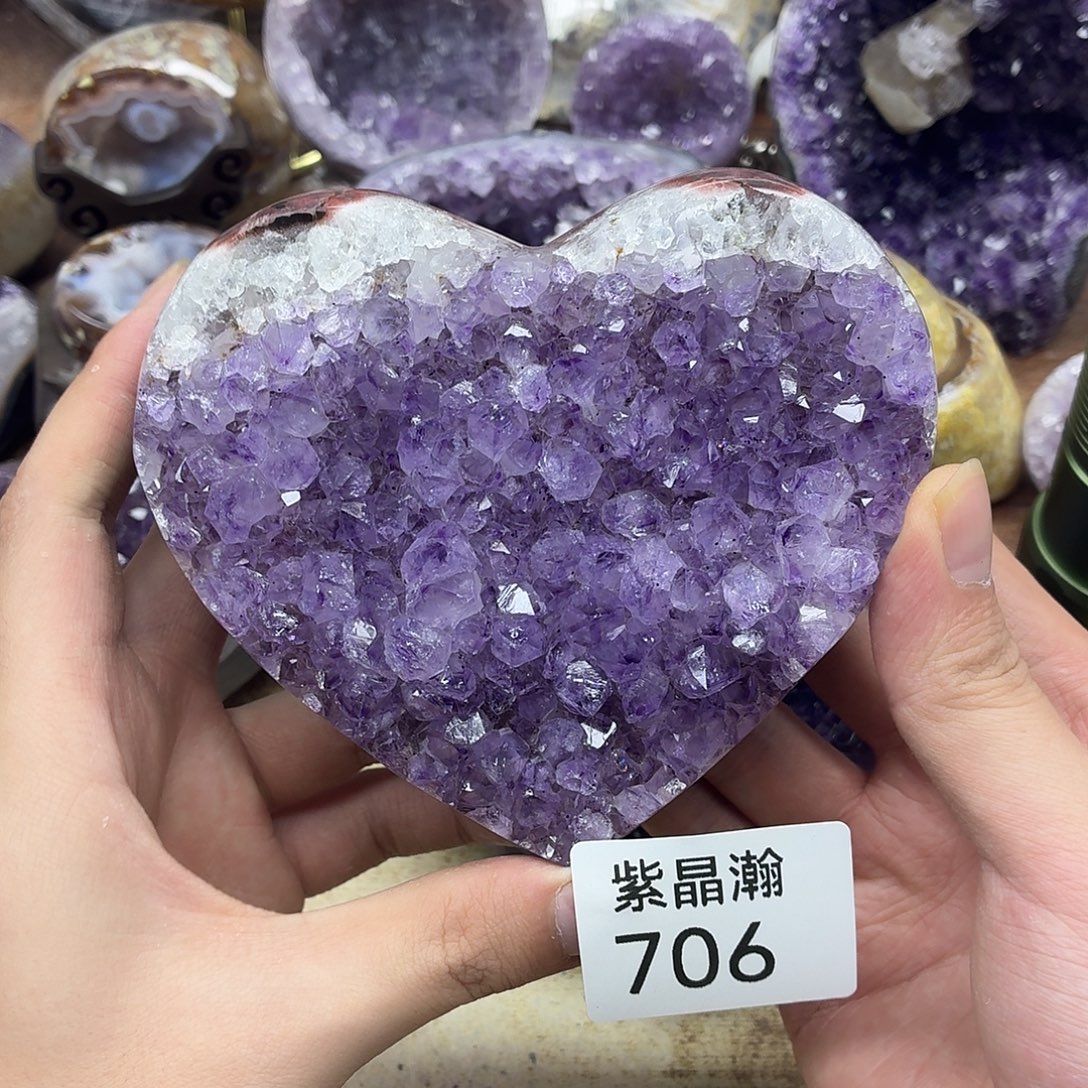 紫晶未镶嵌大型摆件（非配饰）