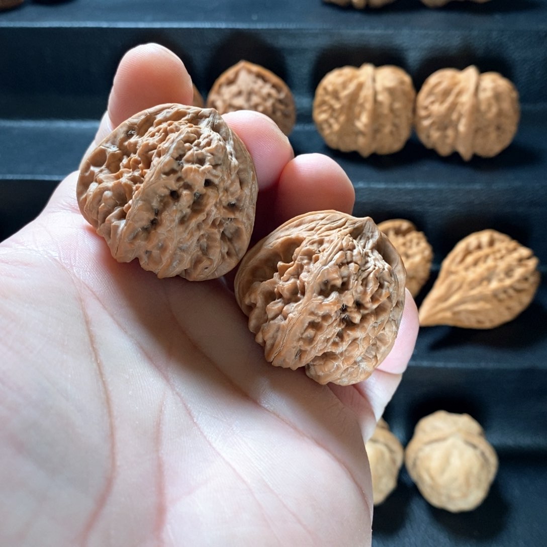 桃核把件原生态山地一代凹底38