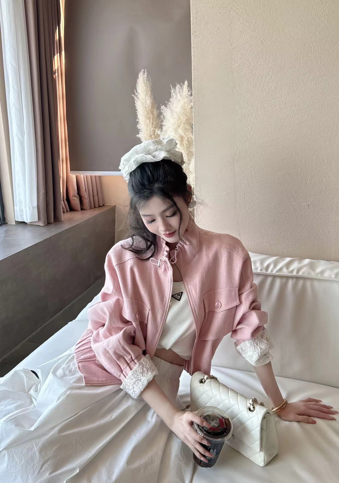 深圳南油2025新款时尚金色拉链领口抽绳袖口蕾丝四色外套69005