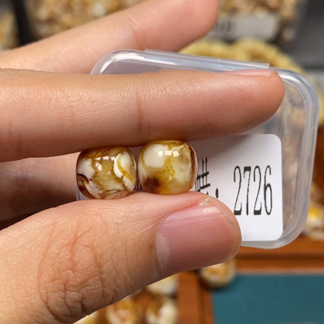 蜜蜡未镶嵌珠宝奇石2726