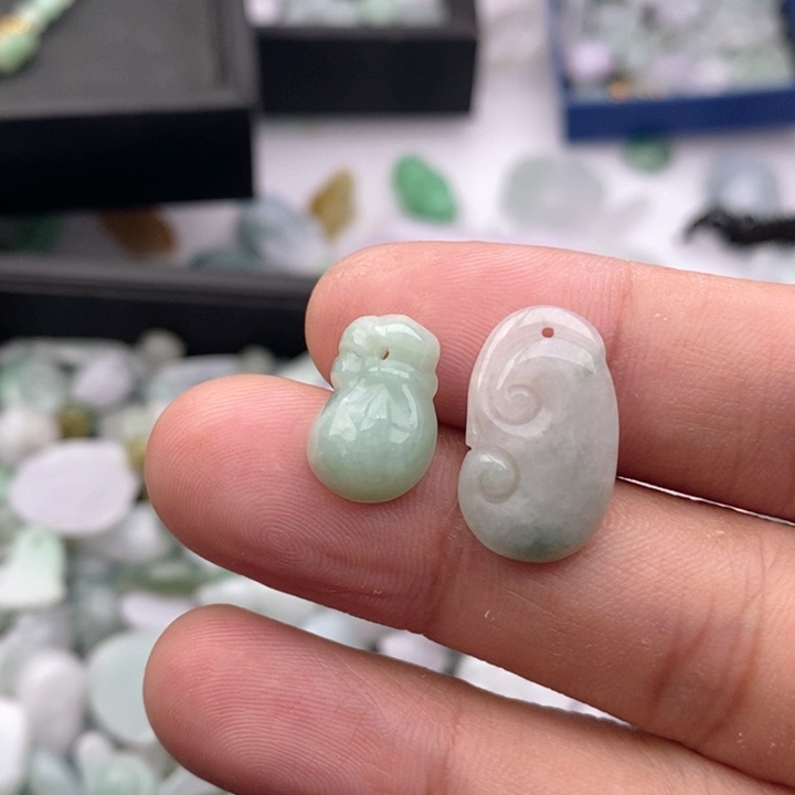 神***主翡翠未镶嵌吊坠(不含链)