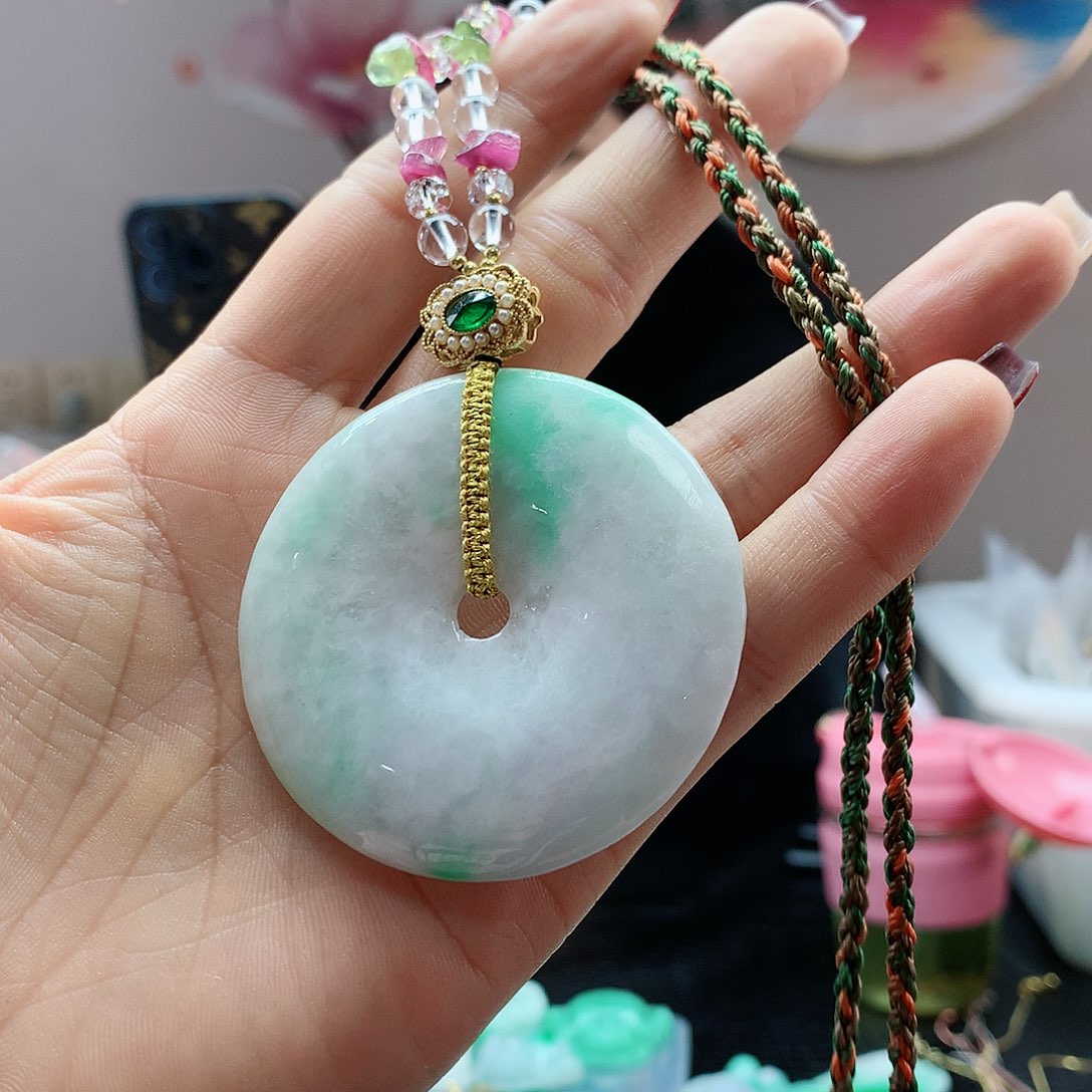 【闪购商品】翡翠吊坠(赠链)未镶嵌