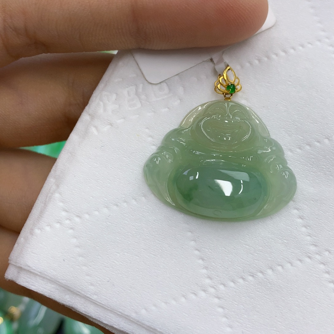 翡翠18K金镶嵌颈饰