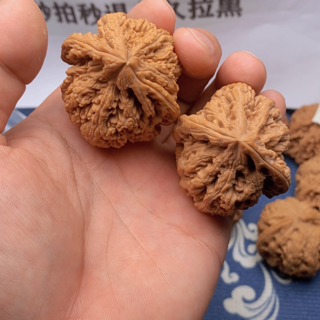 D***伊吊坠文玩核桃45粗筋17号