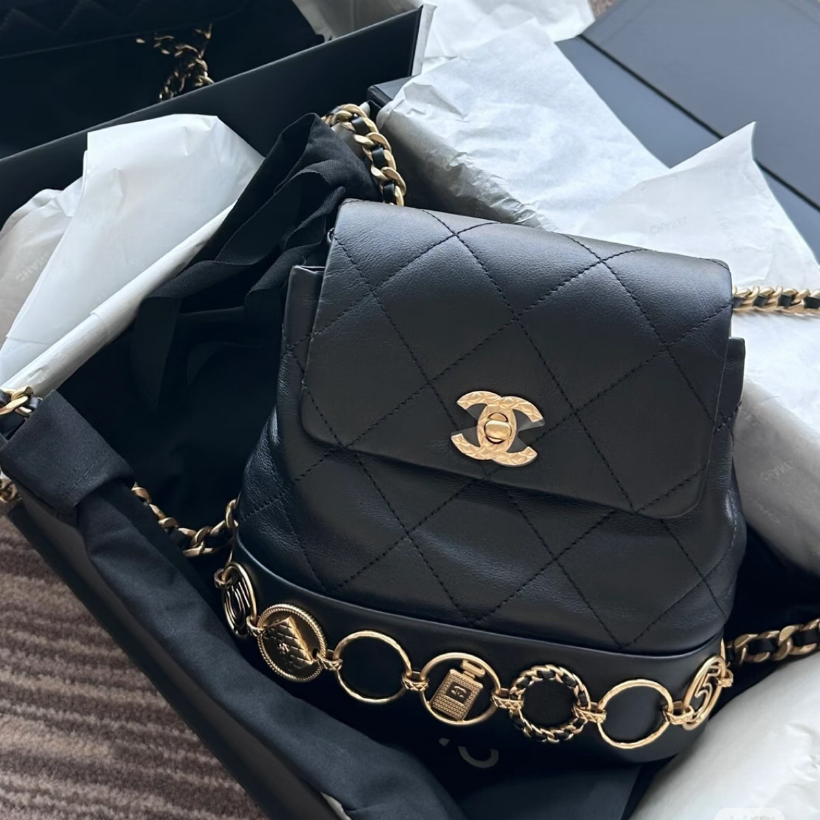 99新 Chanel/香奈儿 多多奢品/香奈儿黑金金币双肩斜挎包/99新