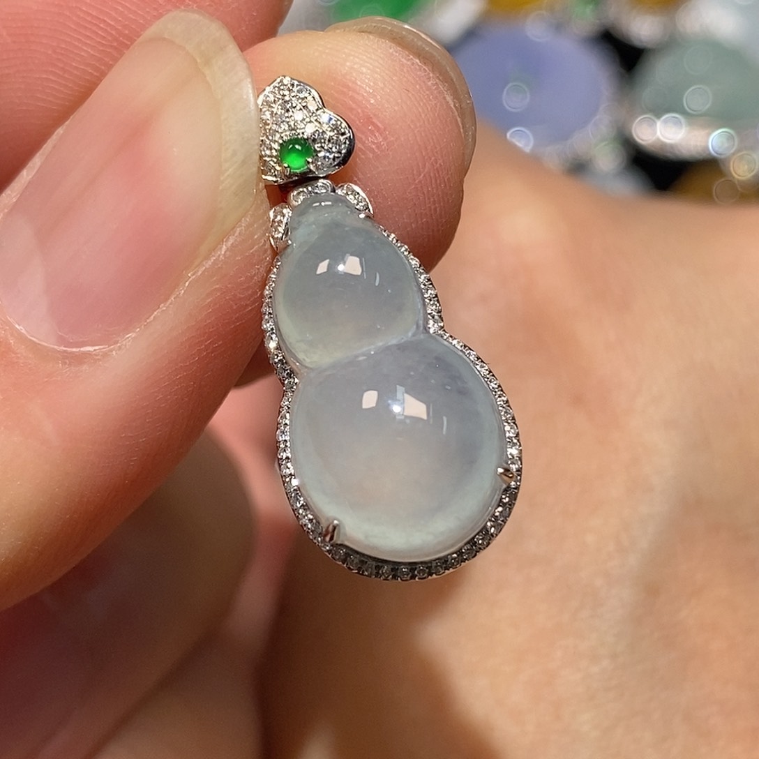 翡翠颈饰18K金镶嵌葫芦