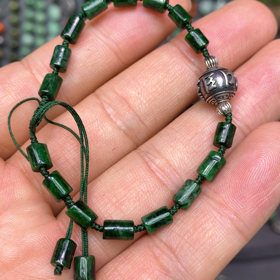 翡翠手链未镶嵌漂亮美眉