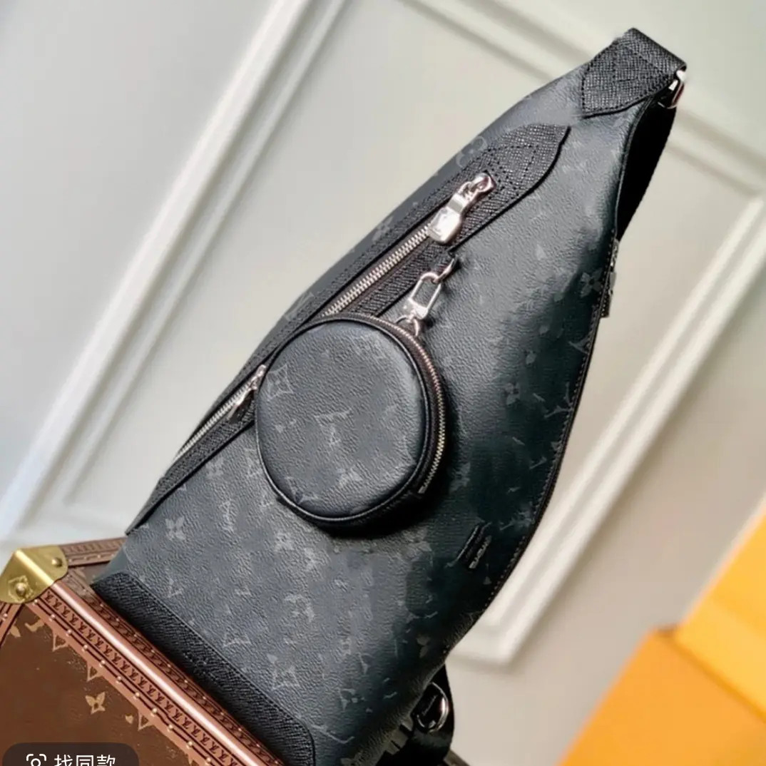 单肩款斜跨男款都市简约腰包胸包格子包腰黑色字母