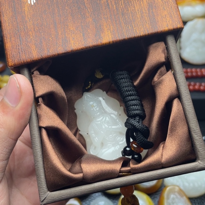 和田玉颈饰未镶嵌承****