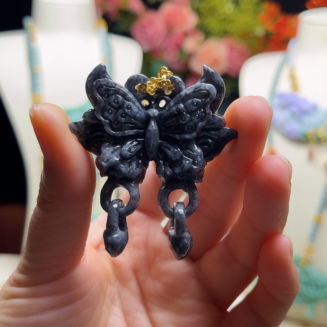 翡翠颈饰未镶嵌天然翡翠