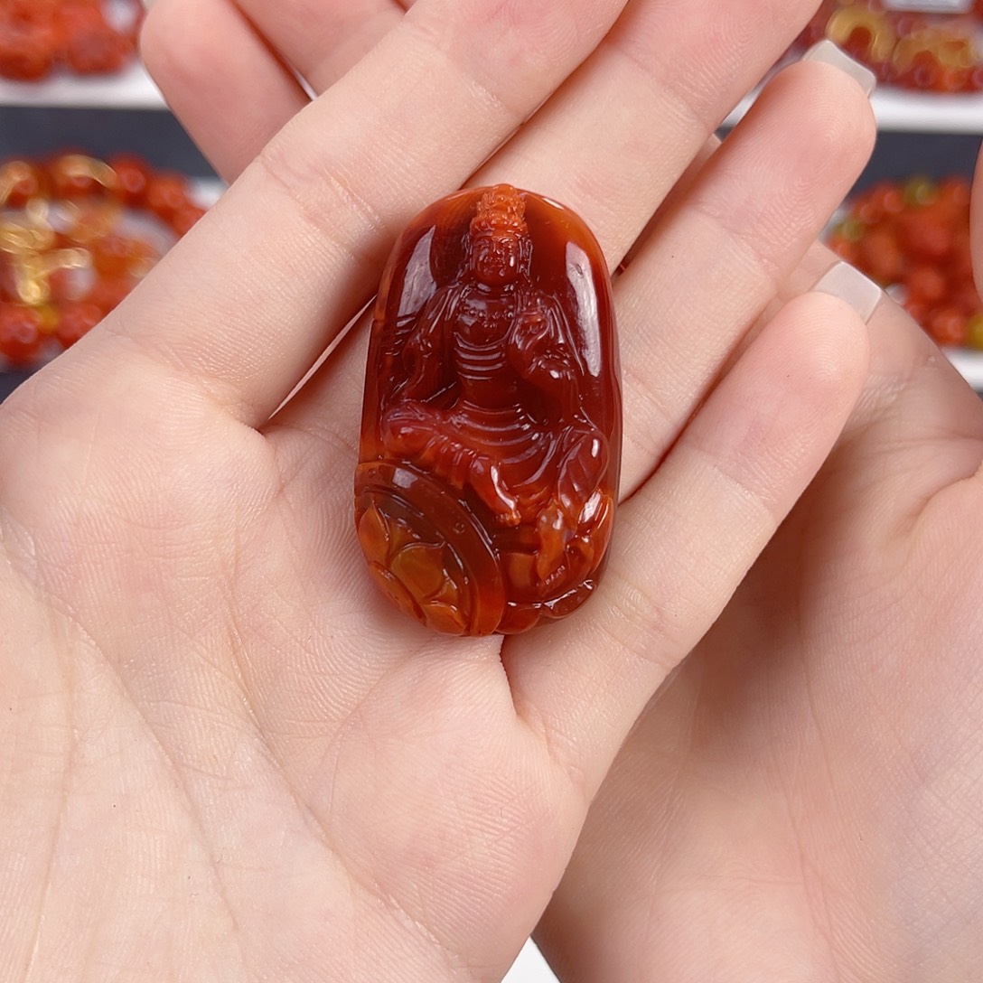 南红玛瑙未镶嵌瓦西牛血红观音雕件