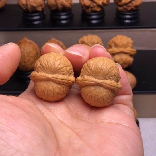 文玩核桃把件粗筋铁锤6