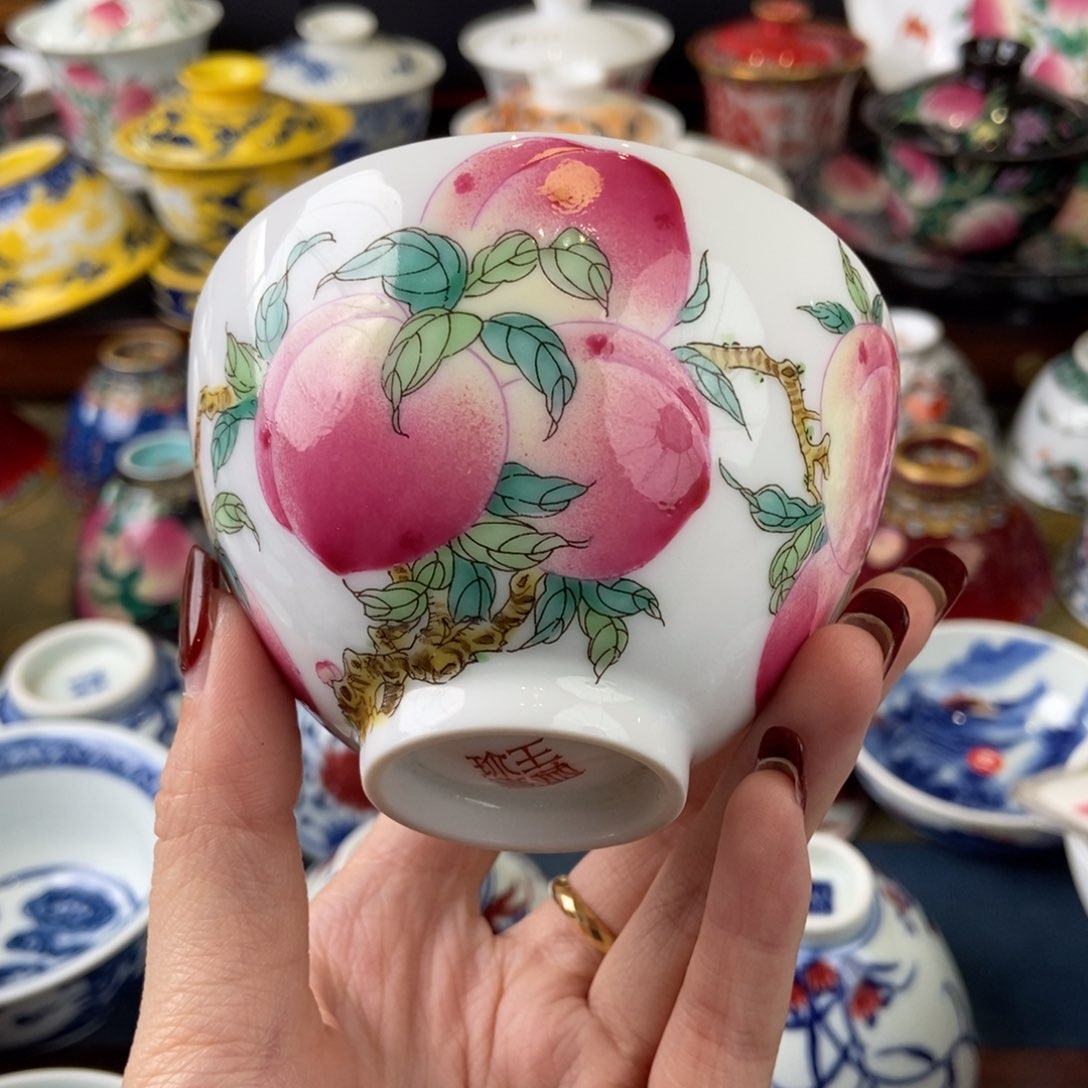 陶瓷艺术品市场信息显示，