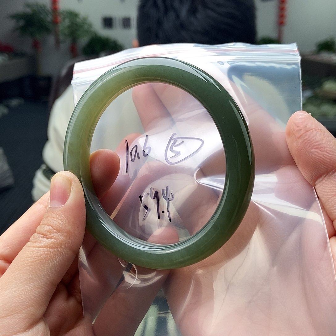 和田玉颜色多样性发拍一发一未镶嵌