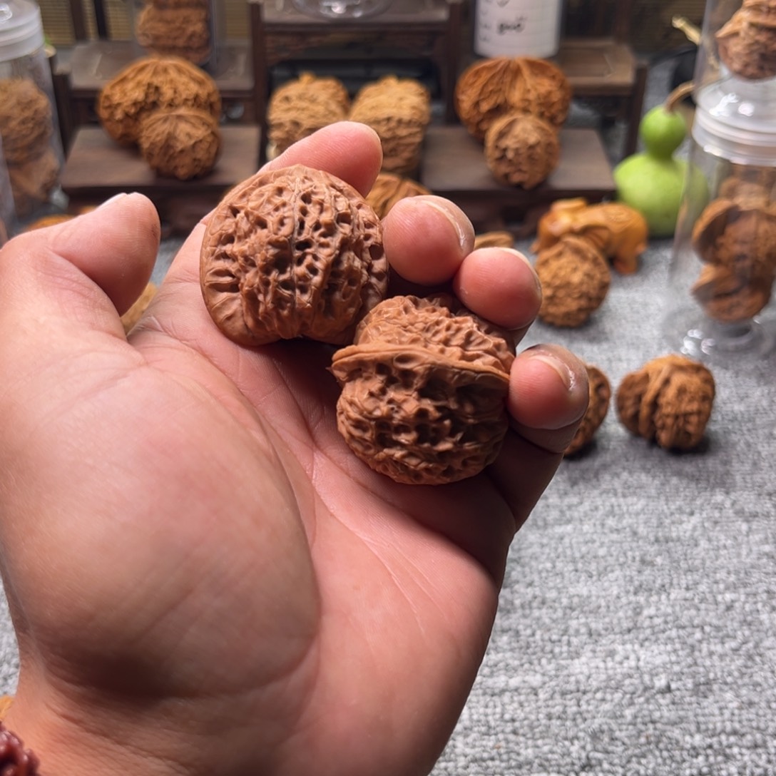 纯***.文玩核桃把件雪麒麟
