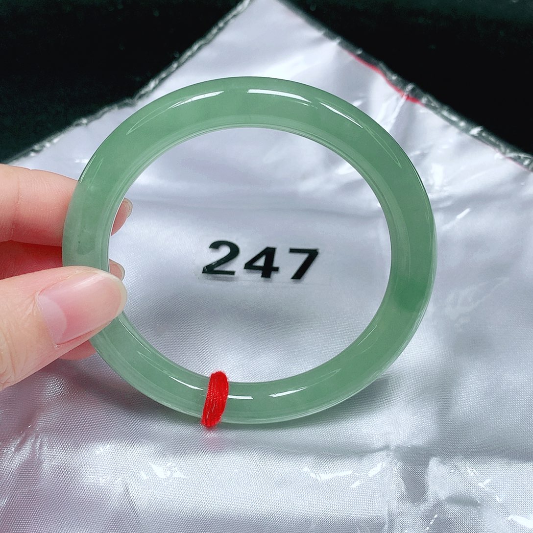 田****翡翠未镶嵌手镯（圆镯）