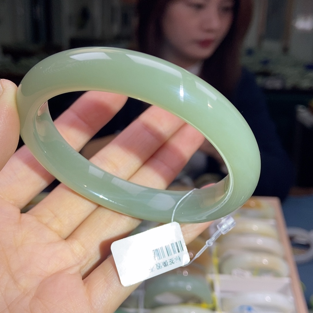 和田玉手镯未镶嵌60