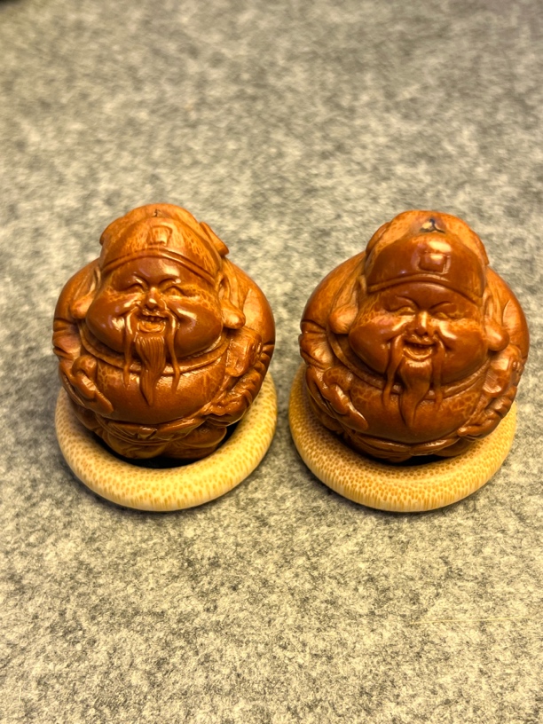 巴西大橄榄核雕-官帽手把件财神（一对）