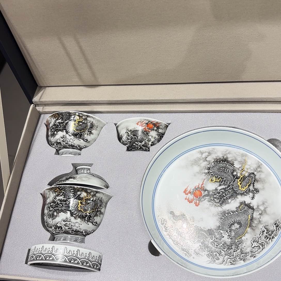 瓷片景德镇瓷器展和